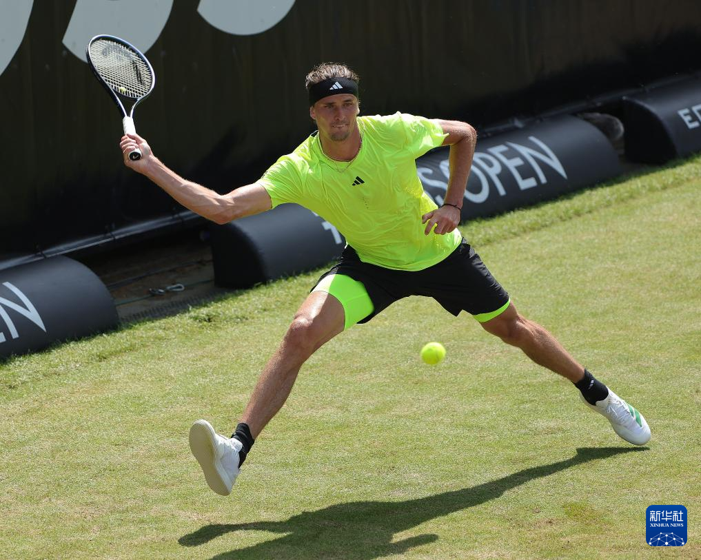 包含德国网球队力克日本网球队，兹维列夫惊艳世界的词条