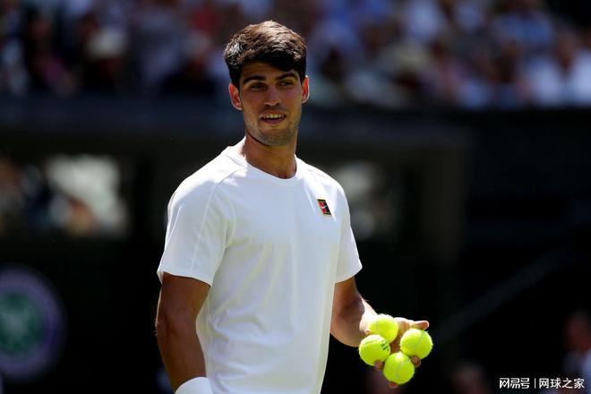 关于英国网球队血洗世界网球队，克耶高斯统治全场的信息