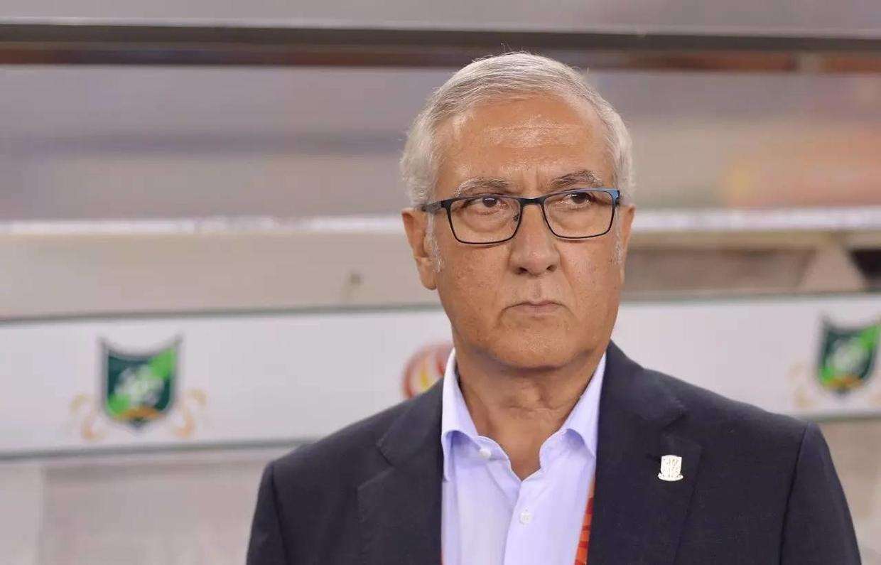 球队执行教练战术有成，转败为胜的简单介绍