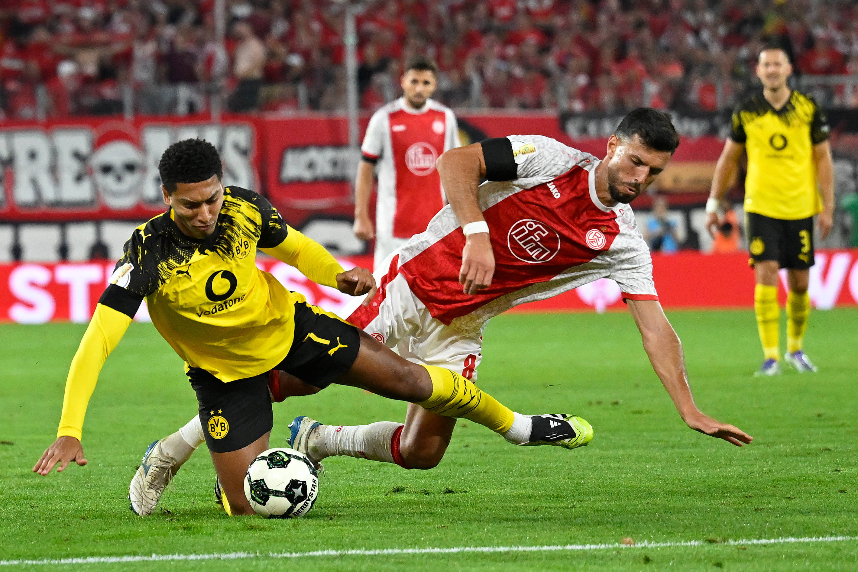 德国表现出色，击败对手晋级的简单介绍