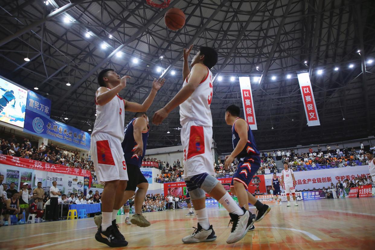 关于篮球比赛激烈角逐,团队协作完美的信息 关于篮球比赛激烈角逐,团队协作完美的信息