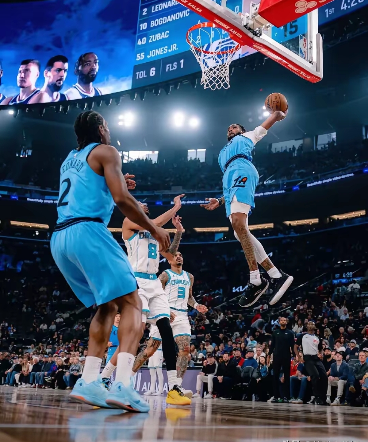 关于快船队客场大胜,势不可挡地逼近客队的信息 关于快船队客场大胜,势不可挡地逼近客队的信息