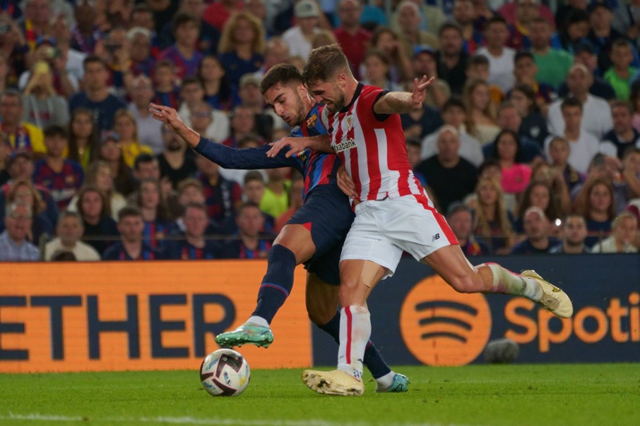 包含巴萨主场战平毕尔巴鄂，联赛前景不妙的词条