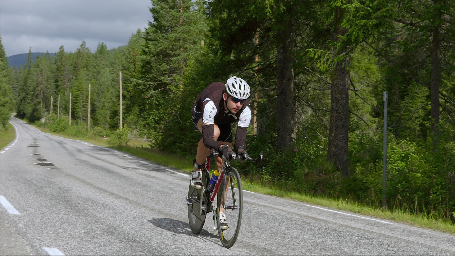 绝境中的独舞，努涅斯东决接管比赛，马里险胜洪都拉斯的战术启示